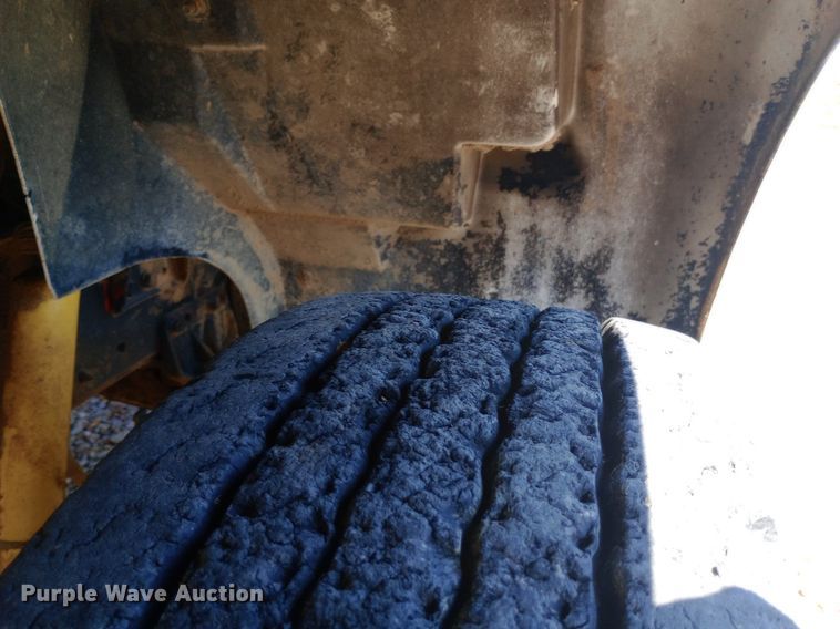 image for item NY9530 1996 International  8100 dump truck