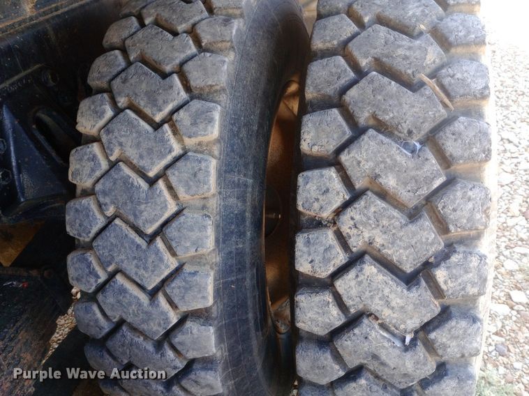 image for item NY9530 1996 International  8100 dump truck