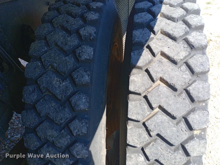 image for item NY9530 1996 International  8100 dump truck