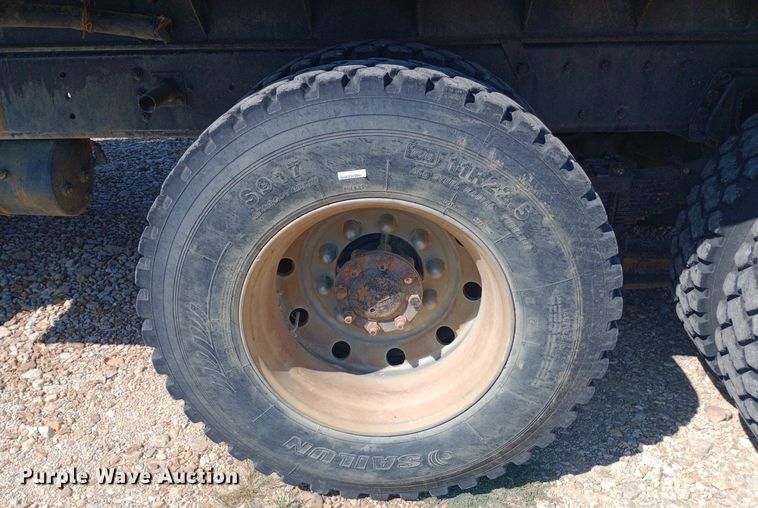 image for item NY9530 1996 International  8100 dump truck