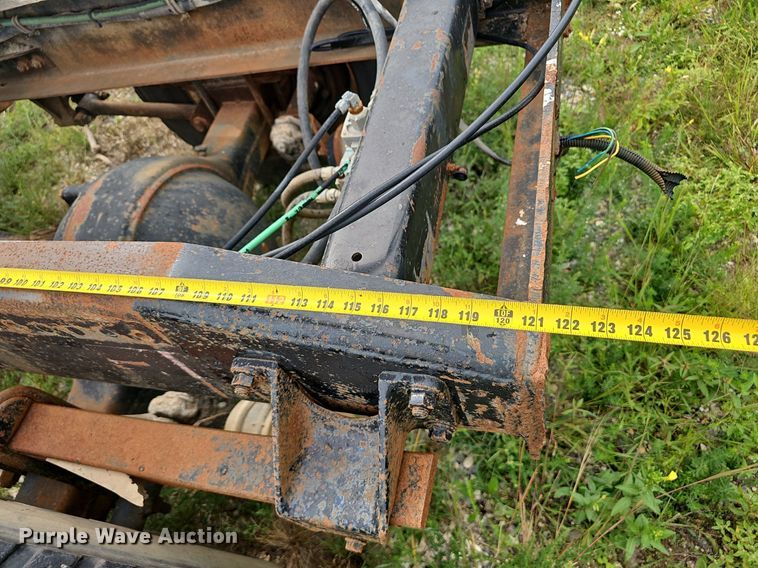 image for item OC9185 1988 Freightliner  FLC truck cab and chassis