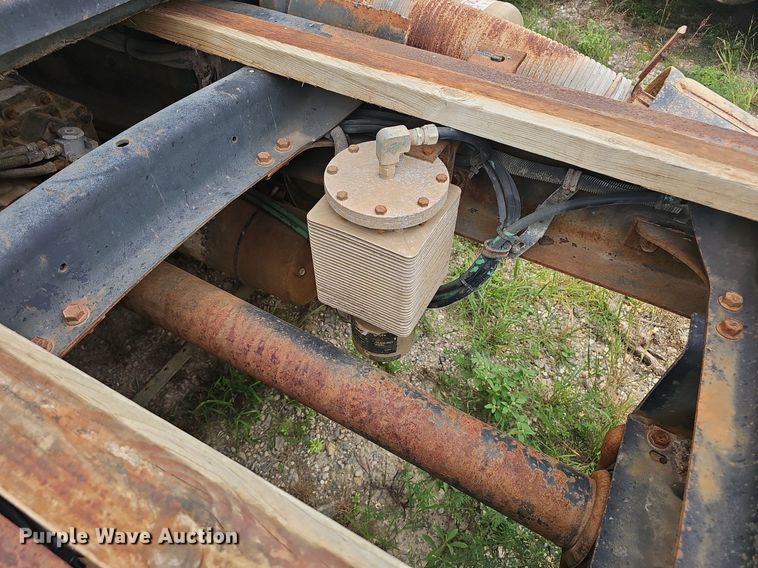 image for item OC9185 1988 Freightliner  FLC truck cab and chassis