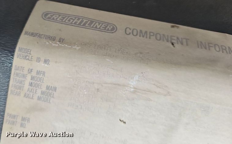 image for item OC9185 1988 Freightliner  FLC truck cab and chassis