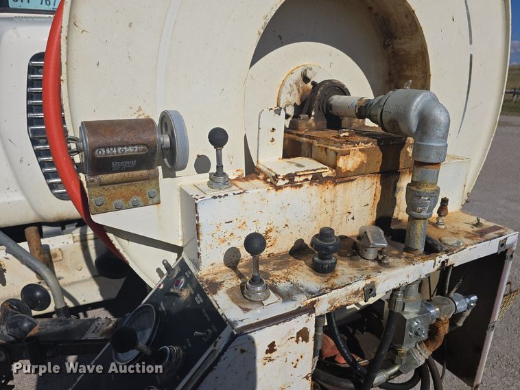 image for item OD9730 1993 Ford  L8000 sewer rodder truck