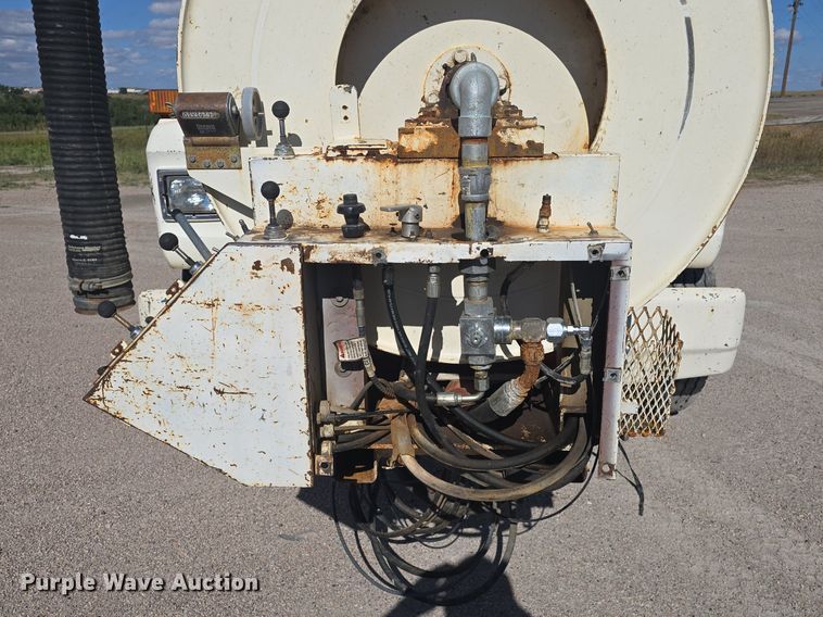 image for item OD9730 1993 Ford  L8000 sewer rodder truck