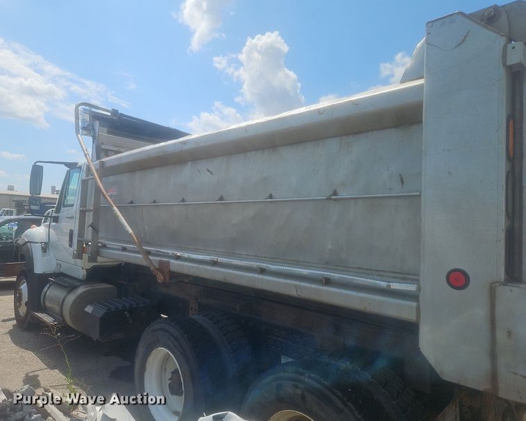 image for item OF9842 2014 International  WorkStar 7500 dump truck