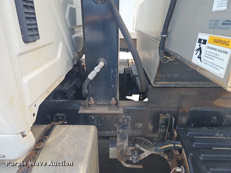 image for item OF9842 2014 International  WorkStar 7500 dump truck