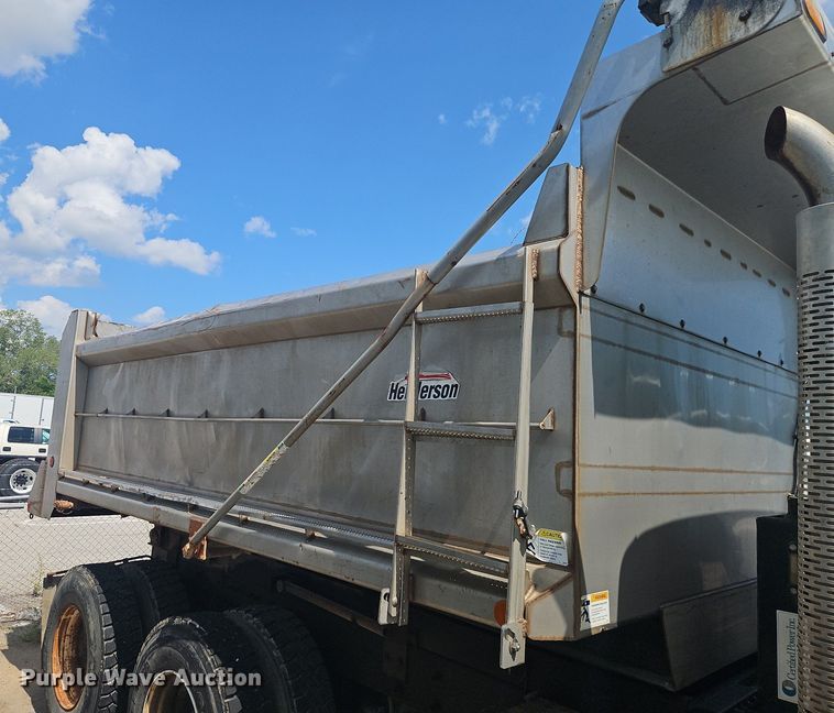 image for item OF9842 2014 International  WorkStar 7500 dump truck