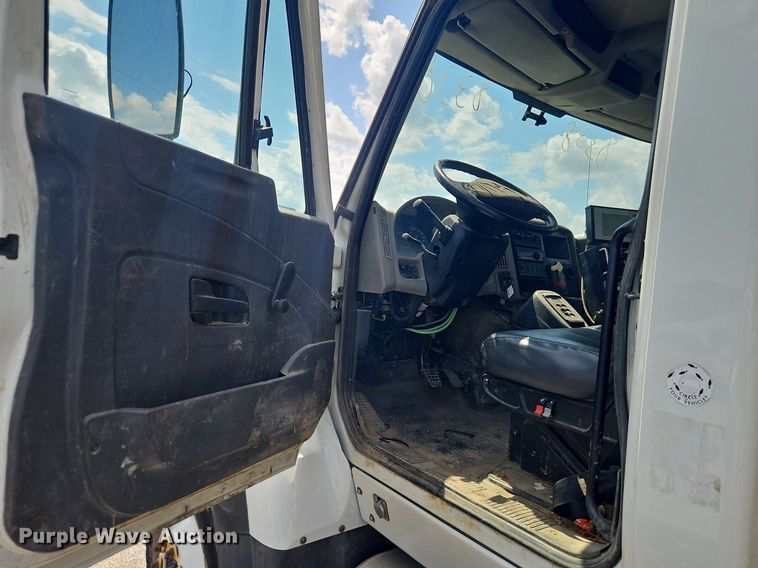 image for item OF9842 2014 International  WorkStar 7500 dump truck