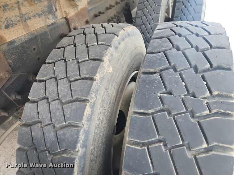 image for item OF9842 2014 International  WorkStar 7500 dump truck