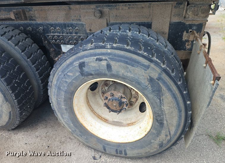 image for item OF9842 2014 International  WorkStar 7500 dump truck