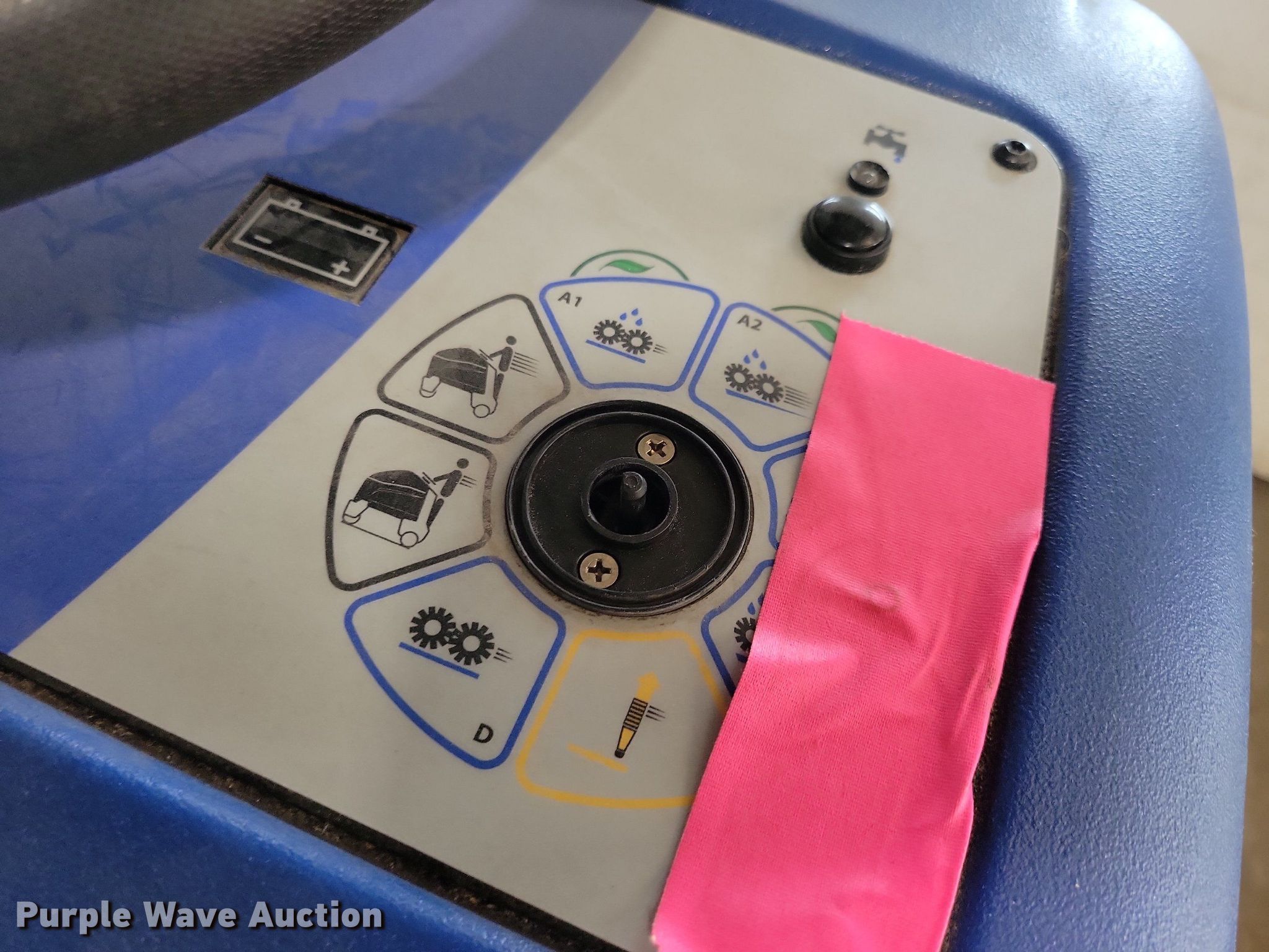 (2) Windsor Chariot iExtract carpet cleaners in Sioux Falls, SD Item