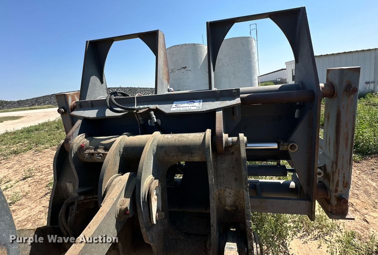 image for item DD3209 Dymax hay bale mover