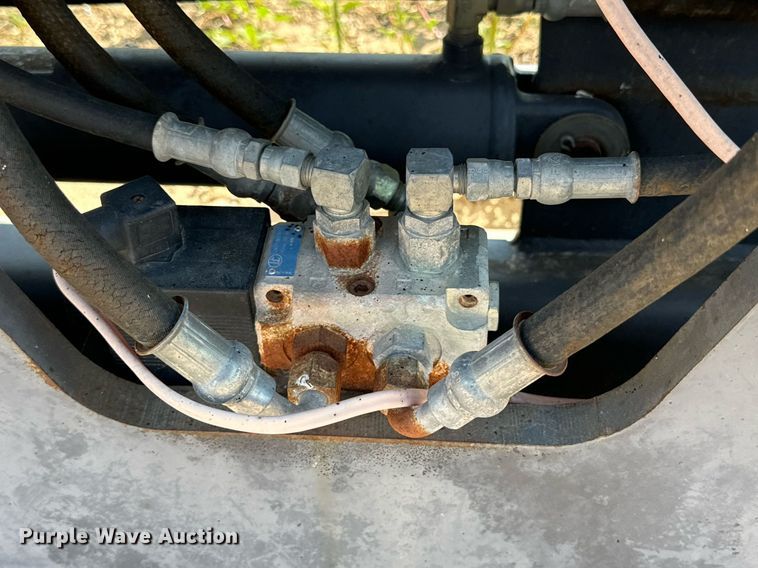 image for item DD3209 Dymax hay bale mover