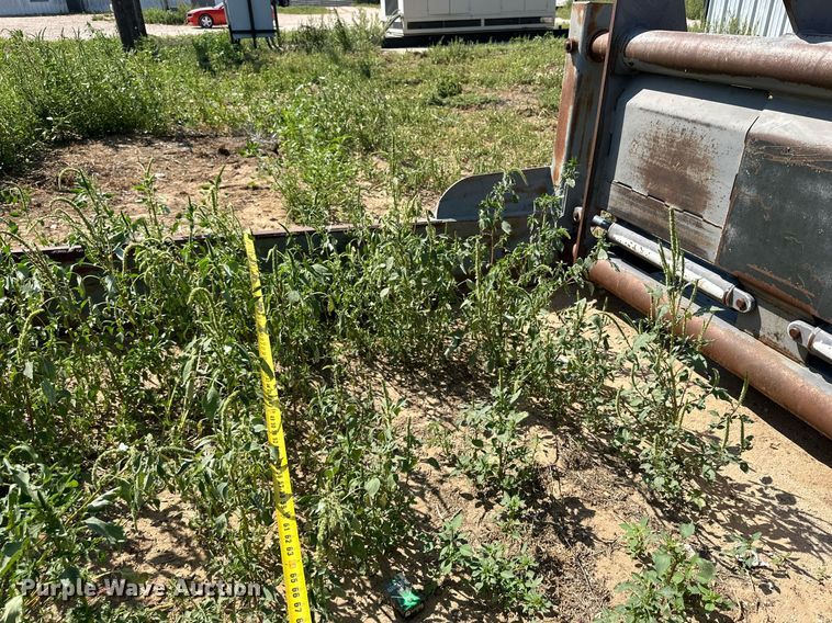 image for item DD3209 Dymax hay bale mover