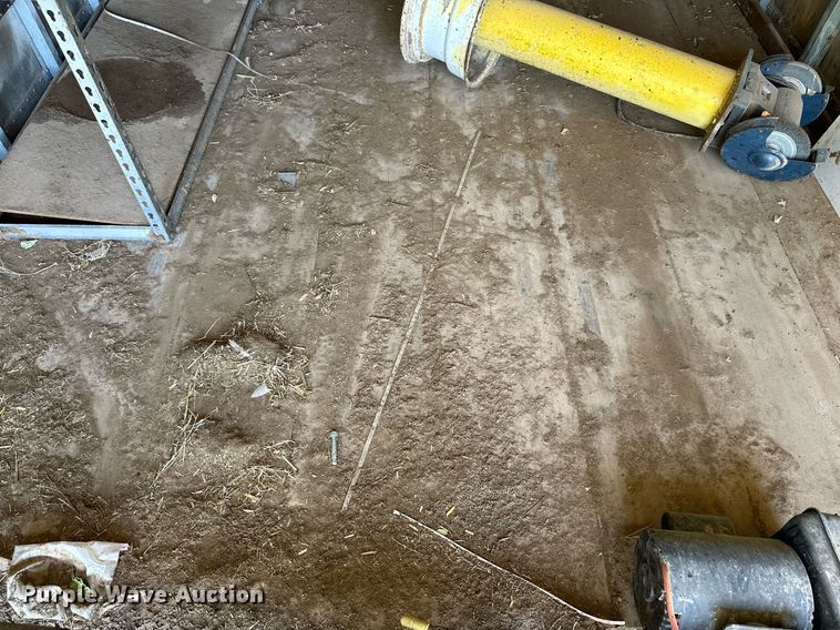 image for item DD3211 Box truck bed 