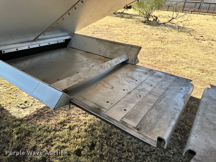 image for item DG4470 2016 Timpte grain trailer