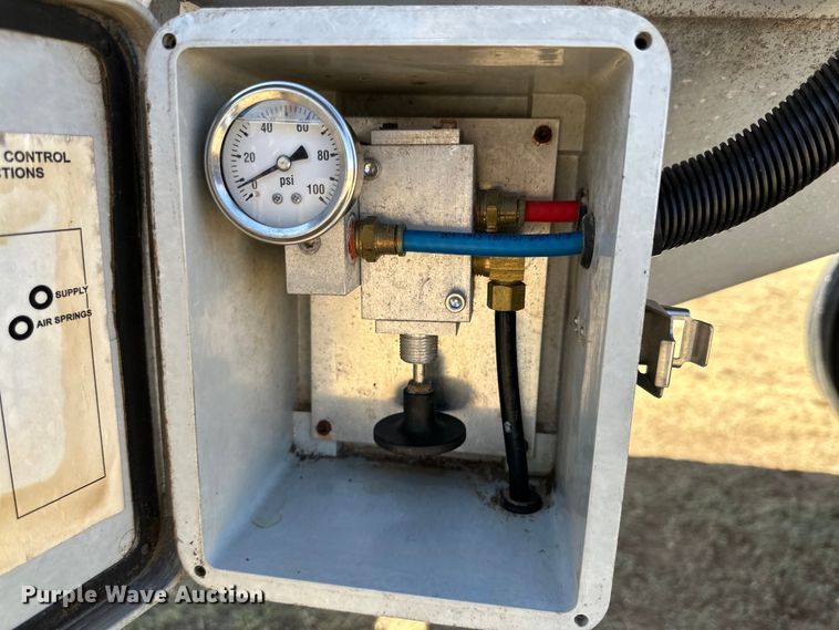 image for item DG4470 2016 Timpte grain trailer