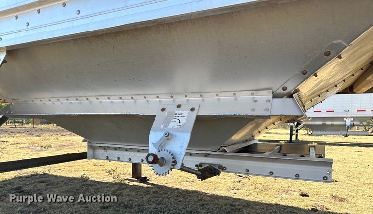 image for item DG4471 2014 Stoughton  AHV-421T-AR-A grain trailer