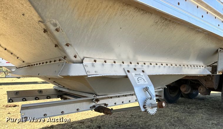 image for item DG4471 2014 Stoughton  AHV-421T-AR-A grain trailer