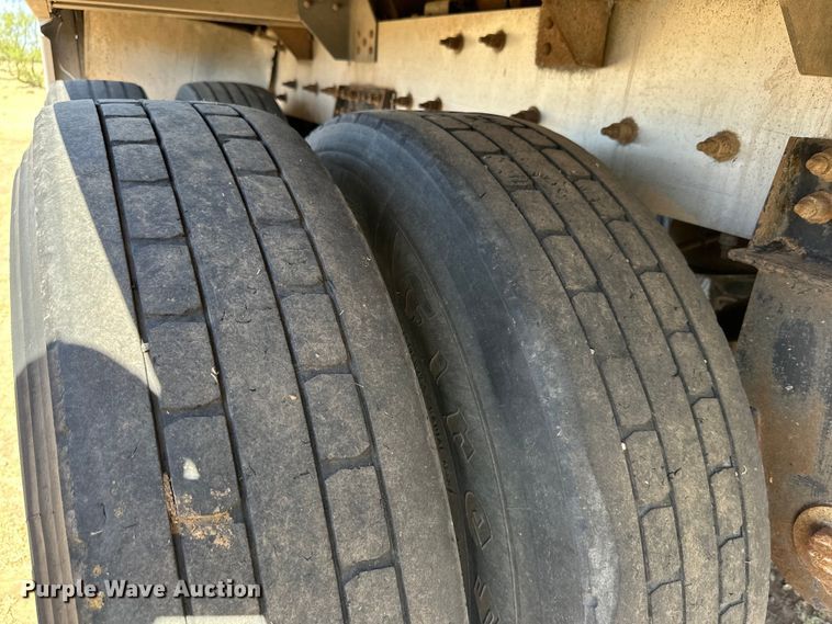 image for item DG4471 2014 Stoughton  AHV-421T-AR-A grain trailer