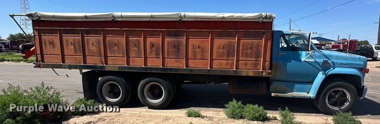 image for item DG4479 1973 Chevrolet C65 grain truck