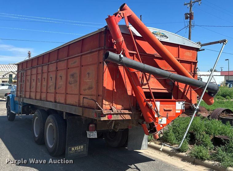 image for item DG4479 1973 Chevrolet C65 grain truck