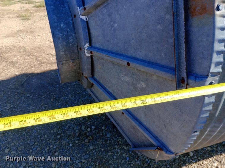 image for item DH1253 (2) grain bins