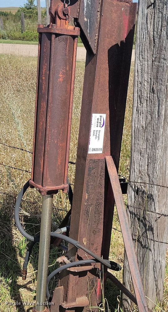 image for item DN3519 Wheatheart Post driver