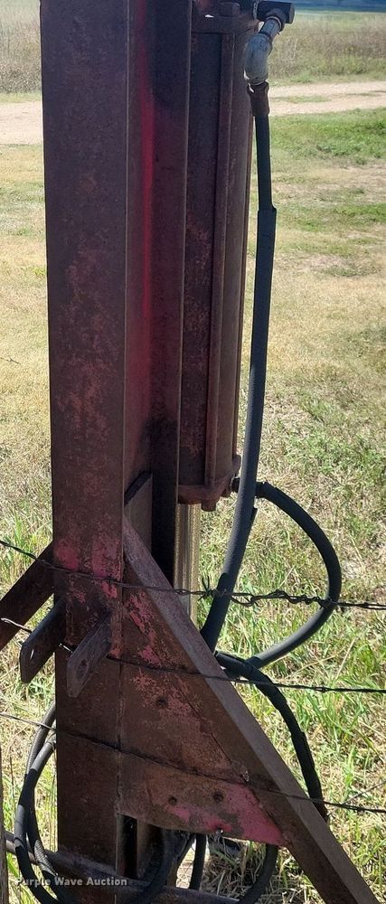 image for item DN3519 Wheatheart Post driver