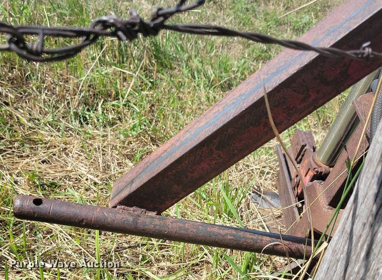 image for item DN3519 Wheatheart Post driver