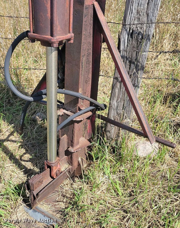 image for item DN3519 Wheatheart Post driver