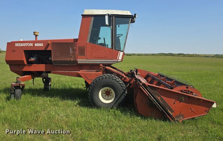 image for item DQ4576 1983 Hesston 6550 windrower