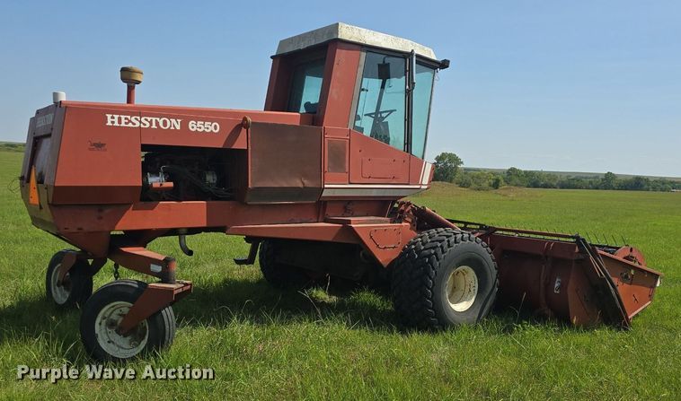 image for item DQ4576 1983 Hesston 6550 windrower