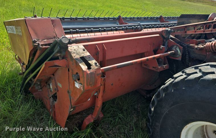 image for item DQ4576 1983 Hesston 6550 windrower