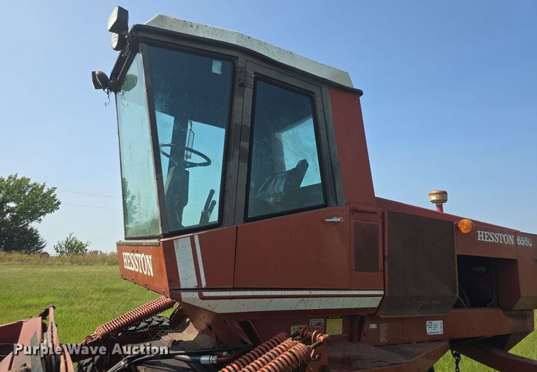 image for item DQ4576 1983 Hesston 6550 windrower