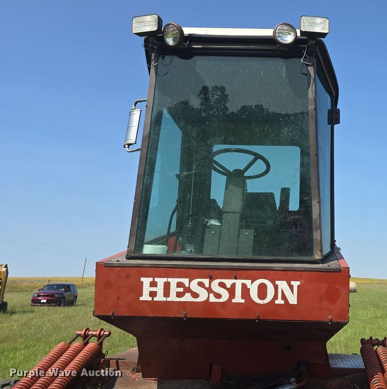 image for item DQ4576 1983 Hesston 6550 windrower
