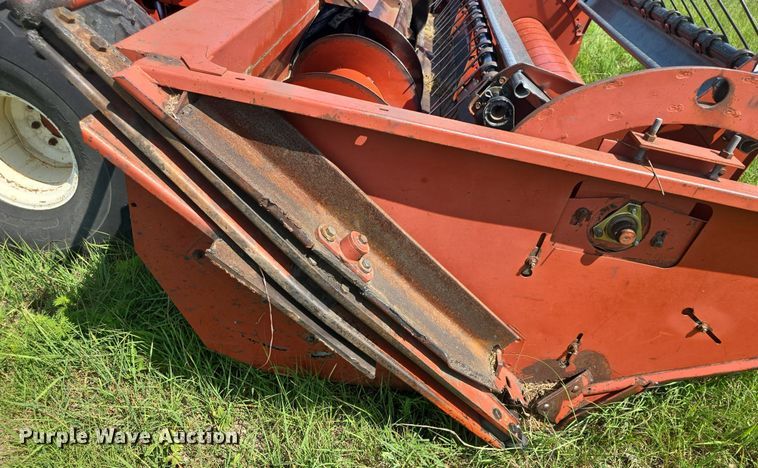 image for item DQ4576 1983 Hesston 6550 windrower