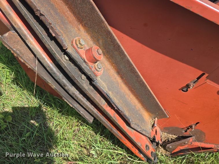 image for item DQ4576 1983 Hesston 6550 windrower