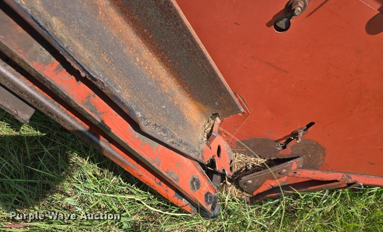 image for item DQ4576 1983 Hesston 6550 windrower