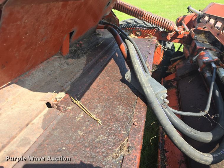 image for item DQ4576 1983 Hesston 6550 windrower