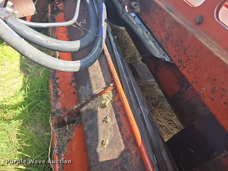 image for item DQ4576 1983 Hesston 6550 windrower