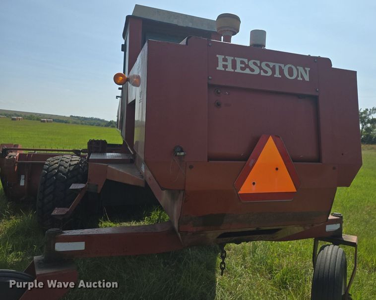 image for item DQ4576 1983 Hesston 6550 windrower