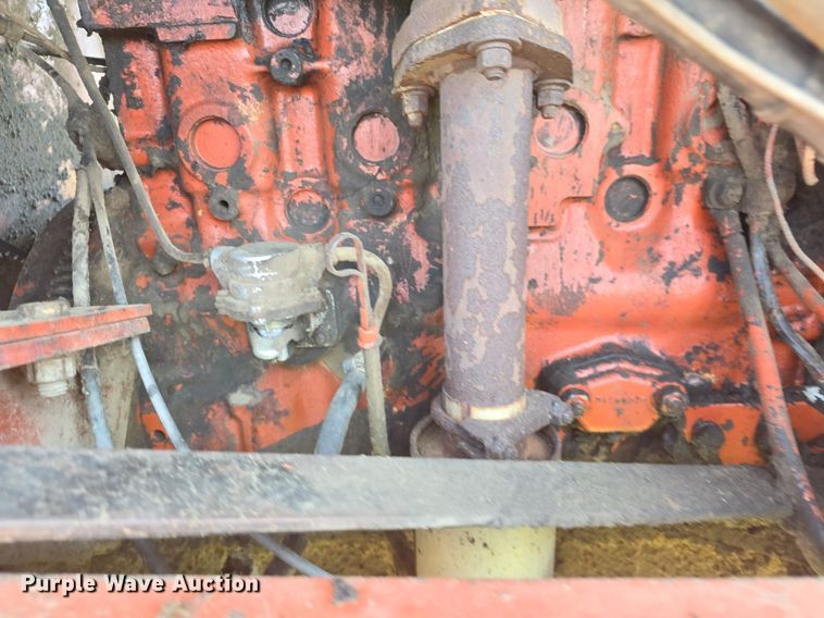 image for item DQ4576 1983 Hesston 6550 windrower