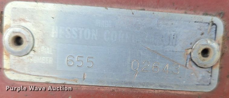 image for item DQ4576 1983 Hesston 6550 windrower