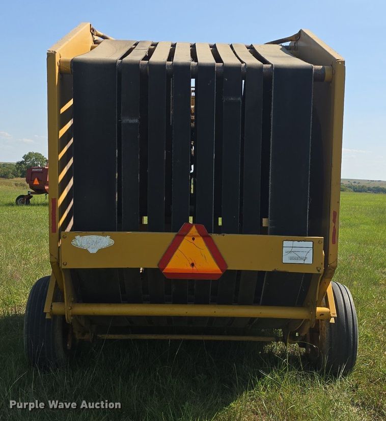 image for item DQ4577 1980 Vermeer 605F round baler