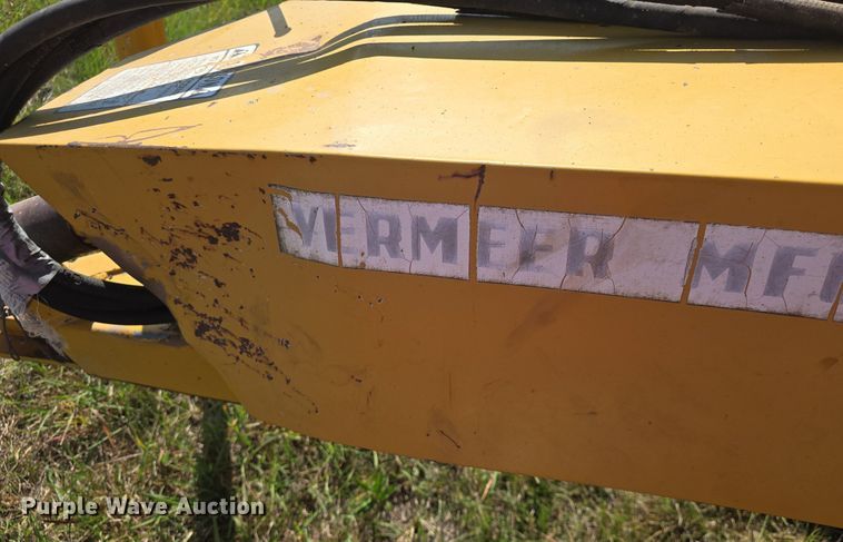 image for item DQ4577 1980 Vermeer 605F round baler