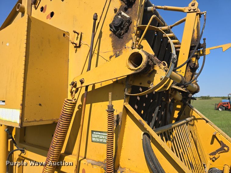 image for item DQ4577 1980 Vermeer 605F round baler