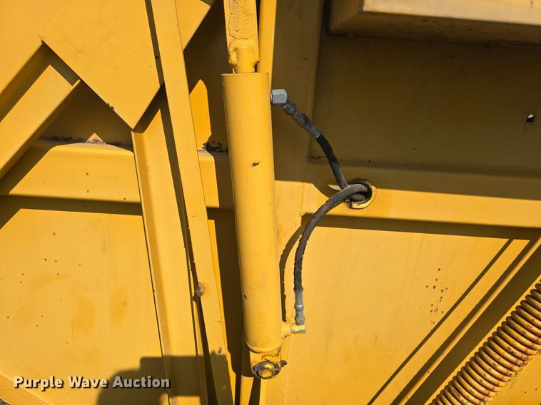 image for item DQ4577 1980 Vermeer 605F round baler