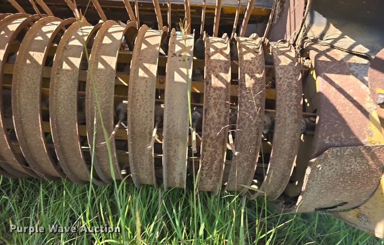 image for item DQ4577 1980 Vermeer 605F round baler